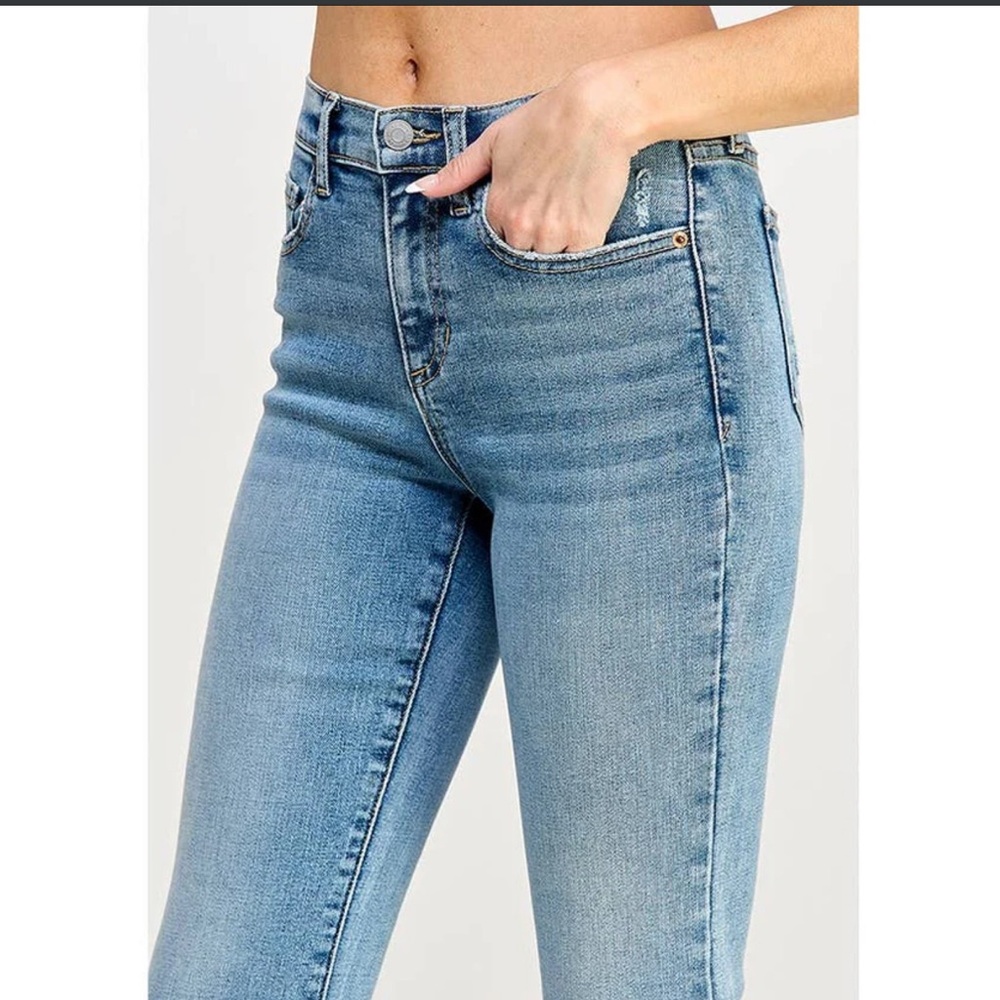 Sneak Peek Mid Rise Ultra Stretch Kick Flare Jeans Sz 28 - Picture 2 of 9